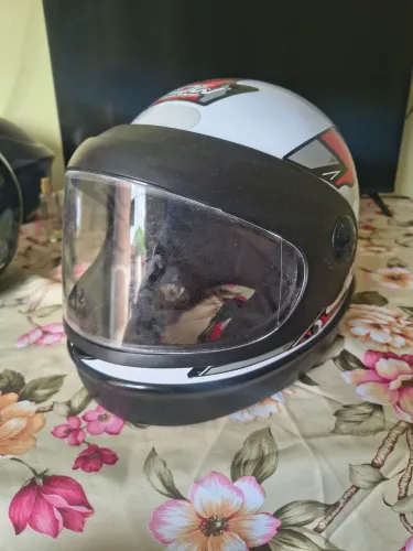 CAPACETE