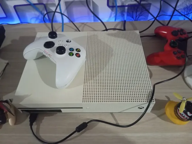 Xbox One S