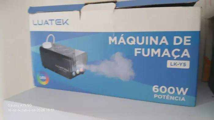 Maquina de fumaça luatk pouco usada