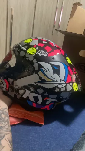 Capacete KYT tt course 