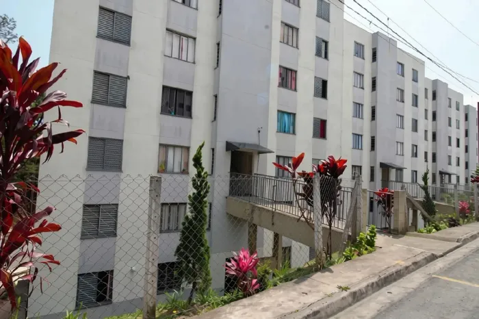 Apartamento à venda na Rua Ana Martins Ribeiro, Jardim Mirna, Taboão da Serra - SP
