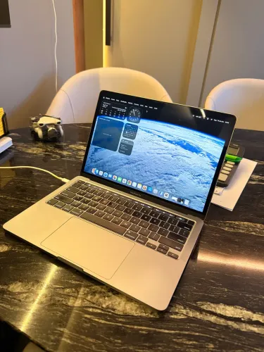 Macbook Pro 2020 i5