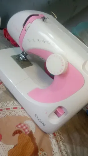 Troco essa máquina de costura, por uma tv de 32 polegadas.