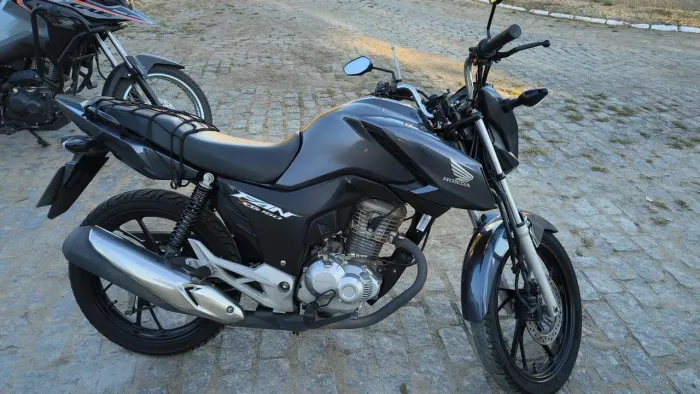 Moto muito nova , so pegar e andar