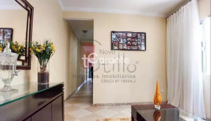 Sobrado à venda na Cidade Patriarca com 04 quartos