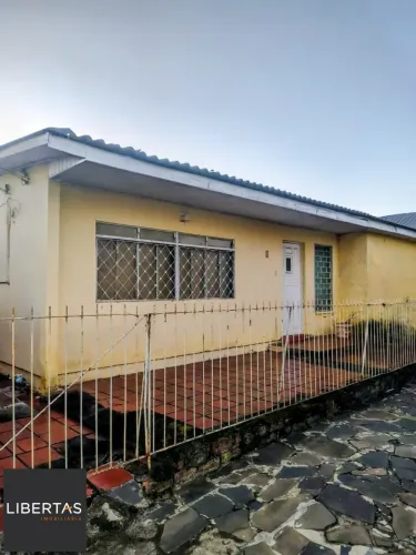 Casa em condomínio fechado no bairro Cristal em Porto Alegre/RS