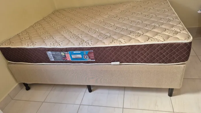 VENDO ? COLCHÃO DE CASAL CASTOR + BOX<br>? *R$ 600*<br><br>? Retirada em Campinas/SP.