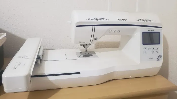 Máquina de bordar BP1430 Brother