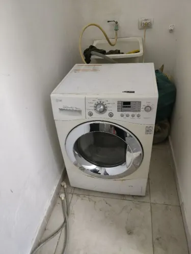 Máquina lava e seca LG Inverter Direct Drive 8.5 / 4kg