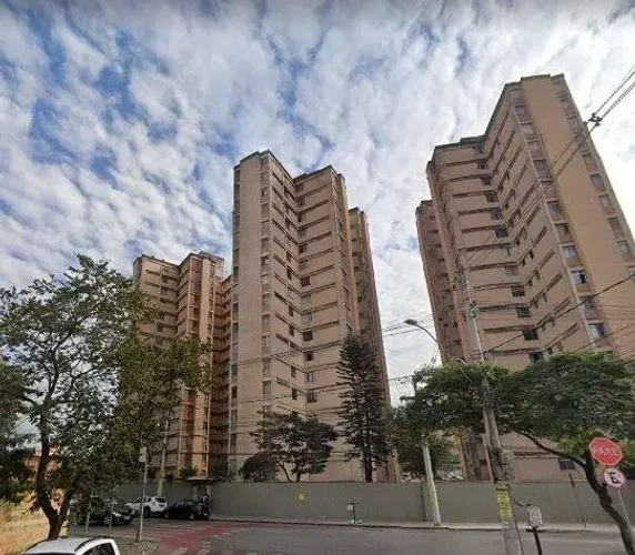 Apto 2 quartos com armários, 01 vaga de estacionamento. Bairro São João Batista em Belo Ho