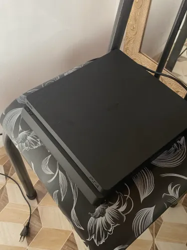 PS4 praticamente novo