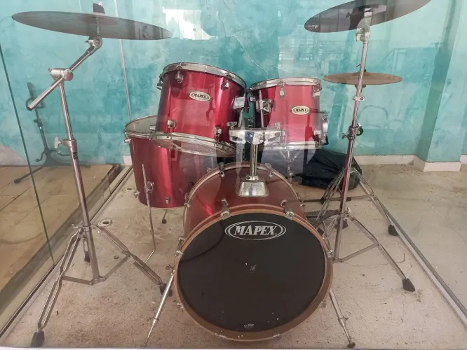 Bateria com Aquário URGENTE