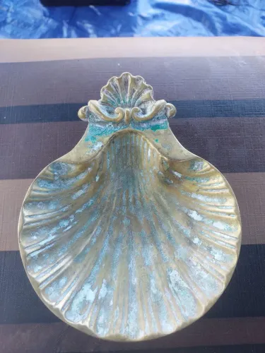 Saboneteira de bronze
