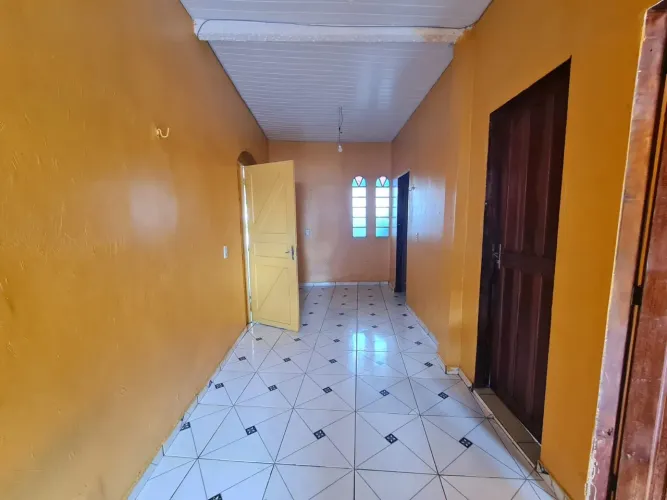 Aluga-se uma casa