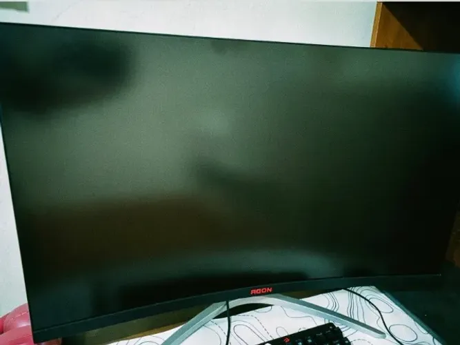 Computador Asus com monitor curvo AGON 32 polegadas