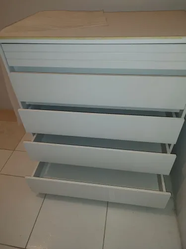 Cômoda branca