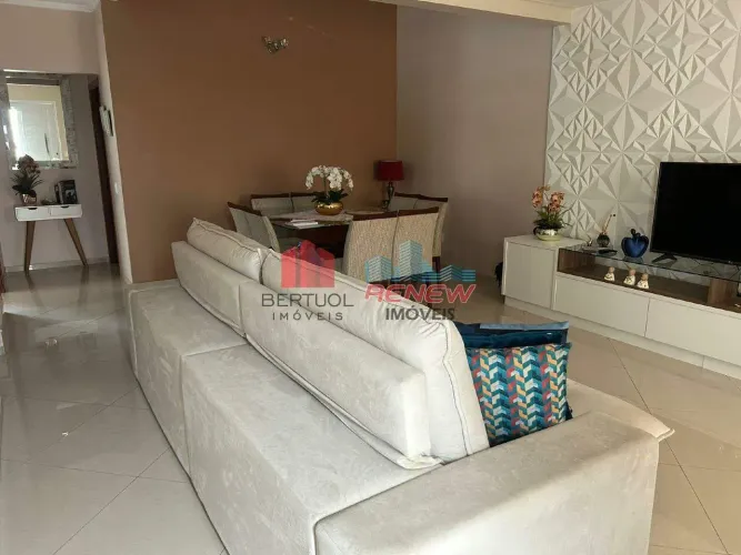 Casa a venda no bairro LouveiraS\P