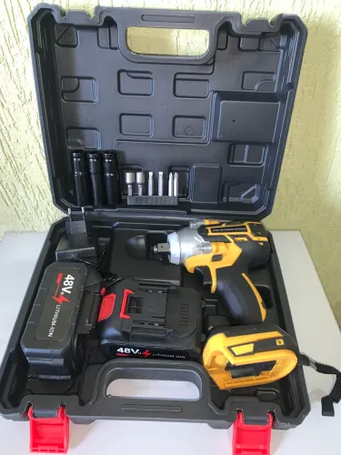 Chave impacto 48V 2 baterias com maleta, 3 soquetes e ascesorios. 