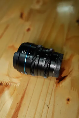 Lente Sirui Nightwalker E-Mount T1.2 24mm APS-C 