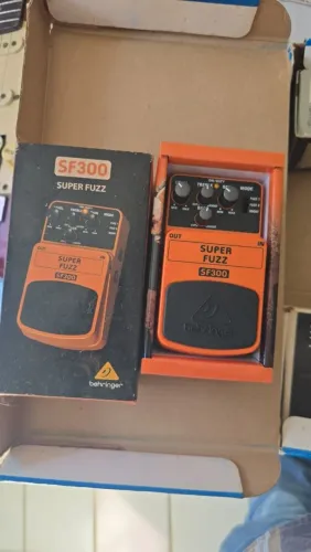 Pedal Super Fuzz SF300 - Behringer