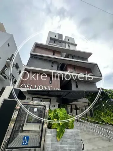 Flat : / Residencial / Jardim Oceania