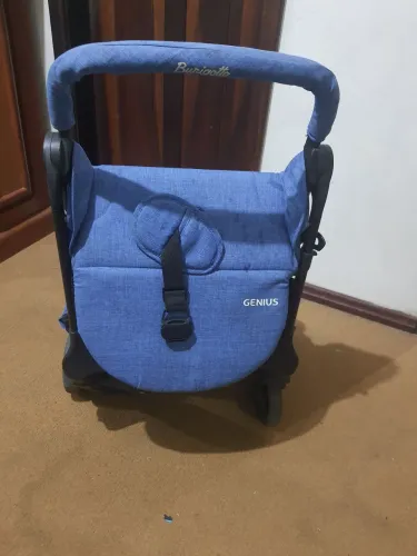 Carrinho de bebê Burigotto semi novo, Oportunidade para sair hoje, desocupar a casa.