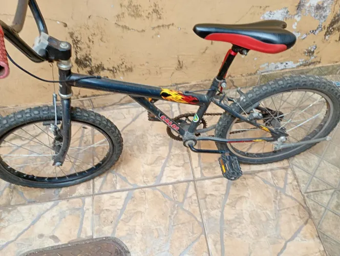 Bicicleta aro 20 hotweels
