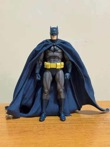 BATMAN HUSH AZUL MAFEX ORIGINAL