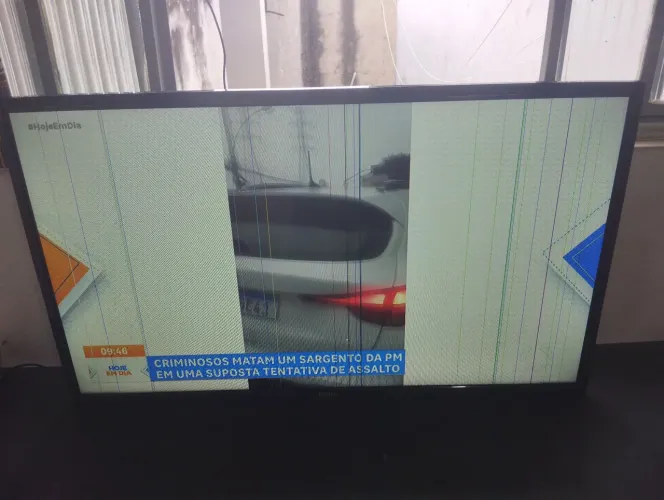 Tv 32 polegadas com riscos na tela