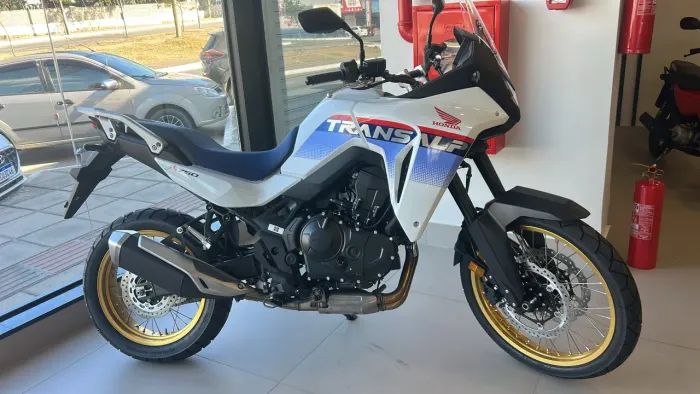 ? HONDA TRANSALP 0KM ?