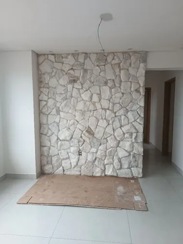 Assentador de Pedras 