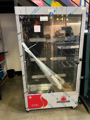 Máquina de frango 6 espetos a gás - nova 