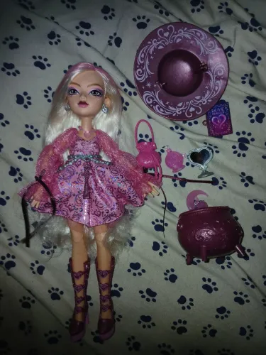 Boneca Moonspell Magic by Monster High - Carina Song