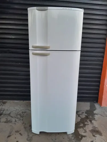 Geladeira dúplex Electrolux de 462 litros