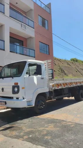VW 8.150 ano 2008