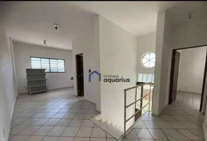 Sobrado com ponto comercial a venda com 2 dormitórios à venda, 155 m² por R$ 470.000 - Chá