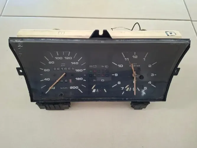 Painel de instrumentos Gol CL quadrado.