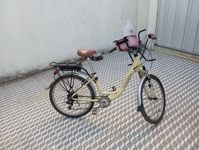 Bicicleta elétrica com duas baterias Pedalla Gioia 
