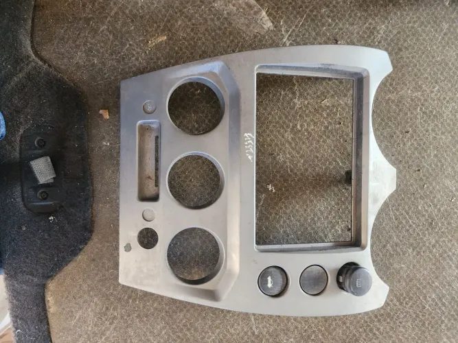 MOLDURA CENTRAL FORD FIESTA 2003 A 2014 ORIGINAL