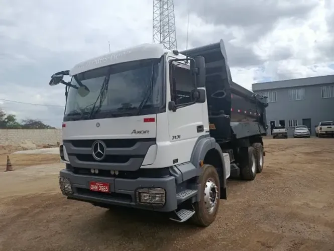 MB Axor 3131 6x4 traçado 14/14, caçamba meia cana 