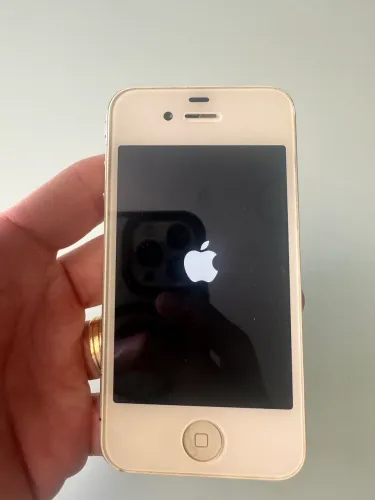 Vende-se para colecionador ou lojista IPhone 4g Branco totalmente funcional.