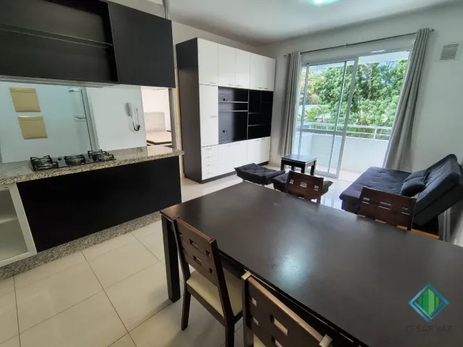 Lindo loft mobiliado em ótima localização no bairro Itacorubi.