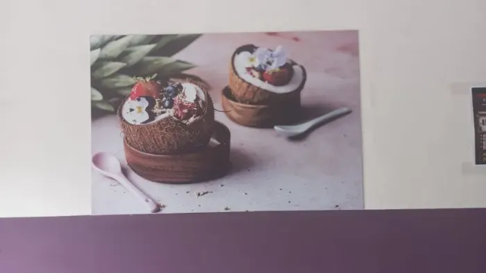 BANCADA DE AÇAI E QUADROS