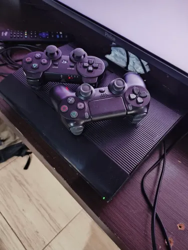 Ps3 com jogos e lojas