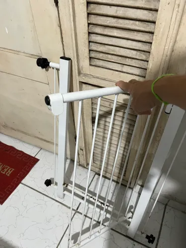 Portão para bebês e Pets reforçada.