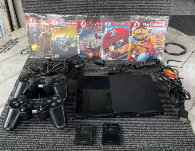 VÍDEO GAME PS2 modelo Slim (SCPH90001)