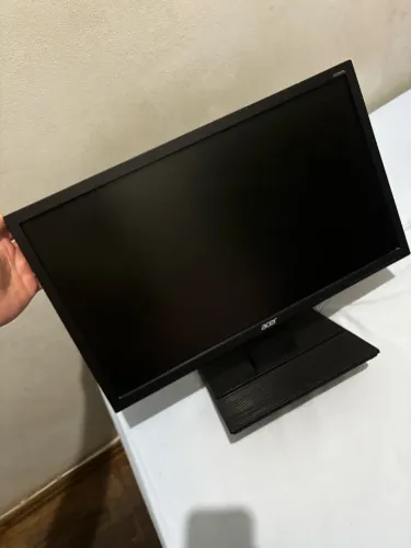 Monitor Acer V226HQL 21,5? Full HD (1920x1080) em ótimo estado de funcionamento.
