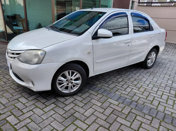 Toyota Etios XS Sedan 1.5 Flex 16V 4P Mec. 2016