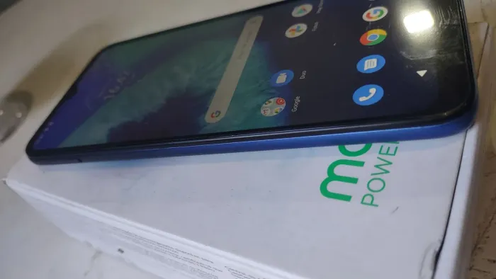 Moto G8 Power light