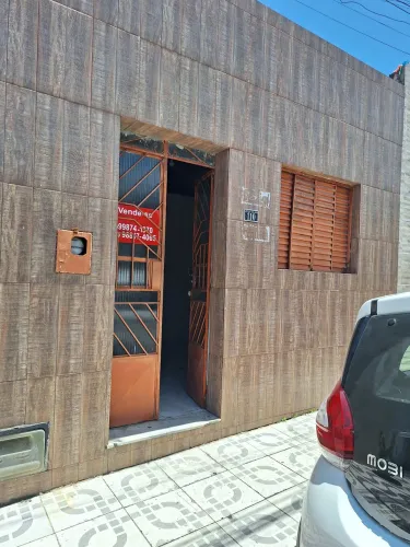 Vendo casa no centro de Neópolis 